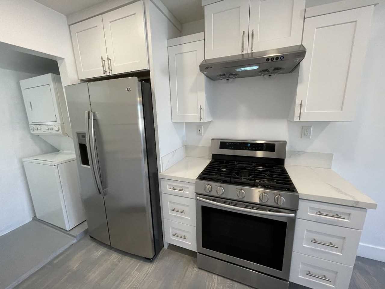 5535 Potomac St - Photo 7 of 28