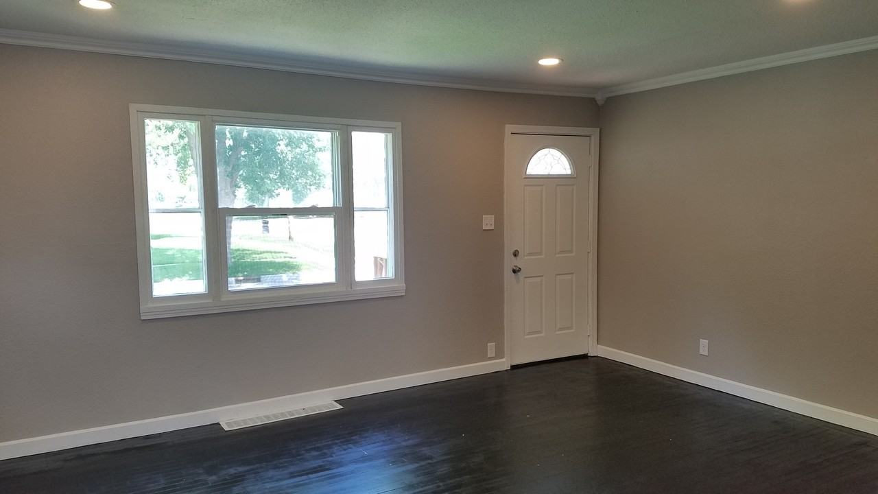 3101 7th Ave - Photo 3 of 12