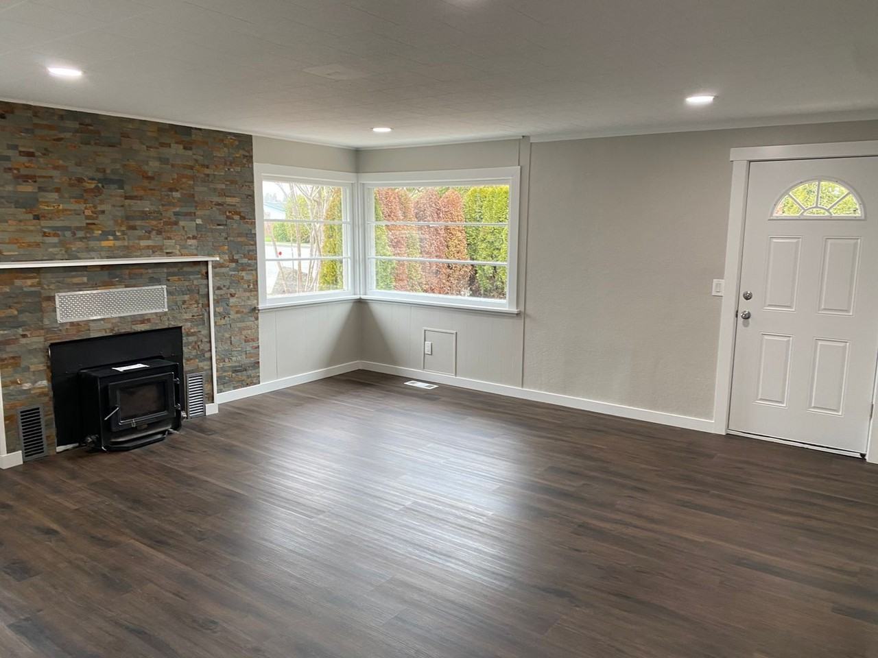 3312 E College Way - Photo 3 of 11