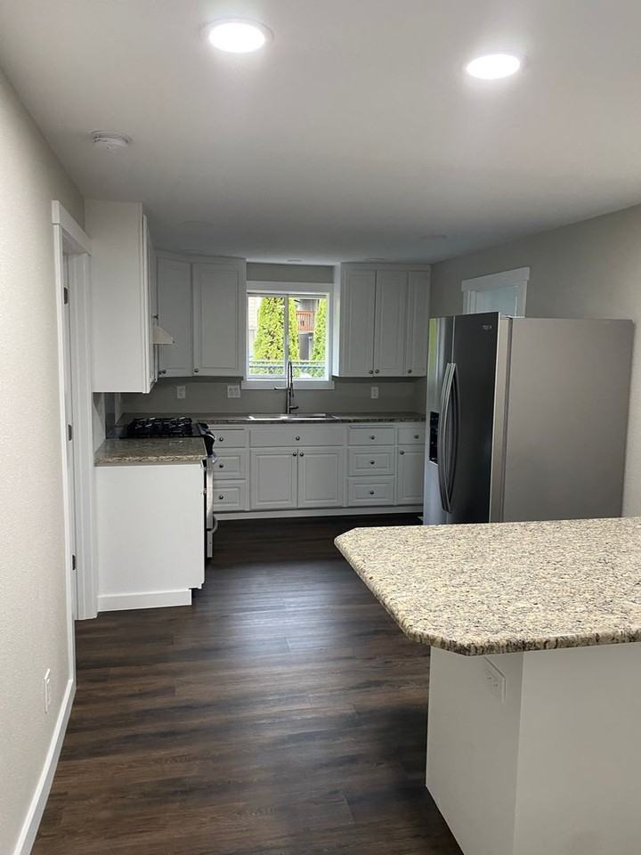 3312 E College Way - Photo 5 of 11