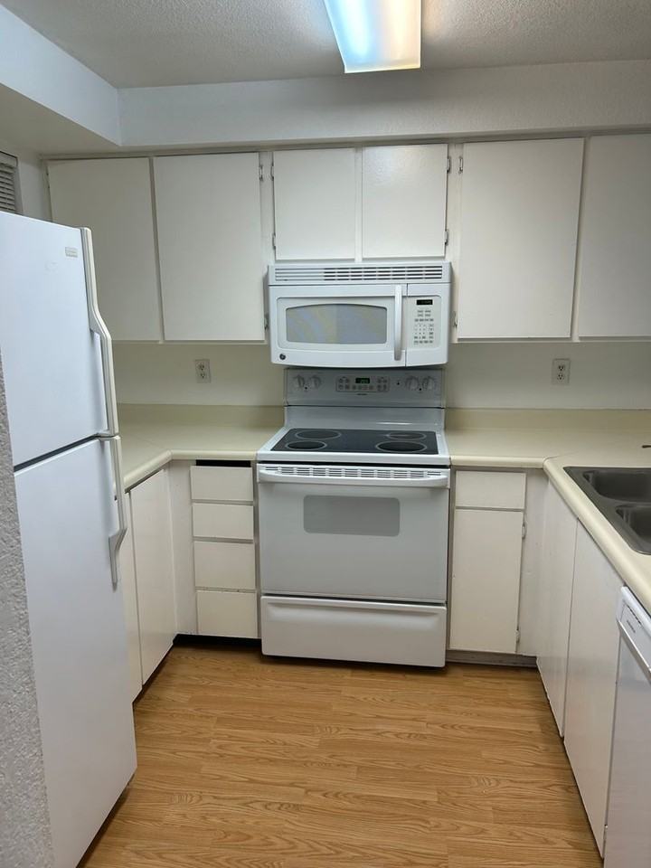 4889 76th St Sw #A503 - Photo 4 of 16
