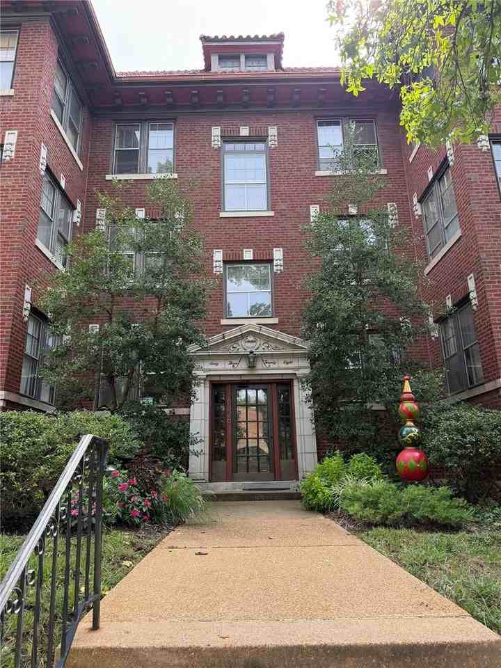 6328 6328 Northwood 2E #B - Photo 2 of 20