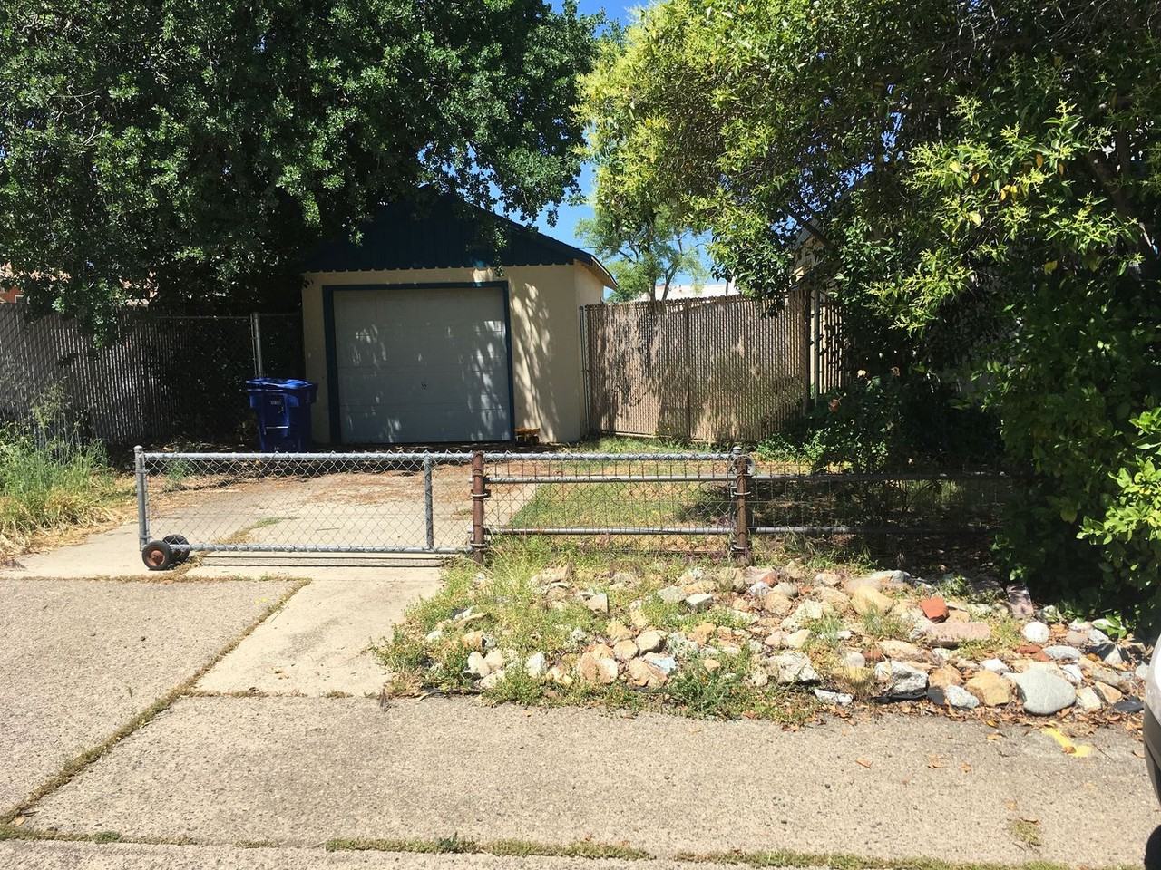 3034 Sacramento St - Photo 2 of 8