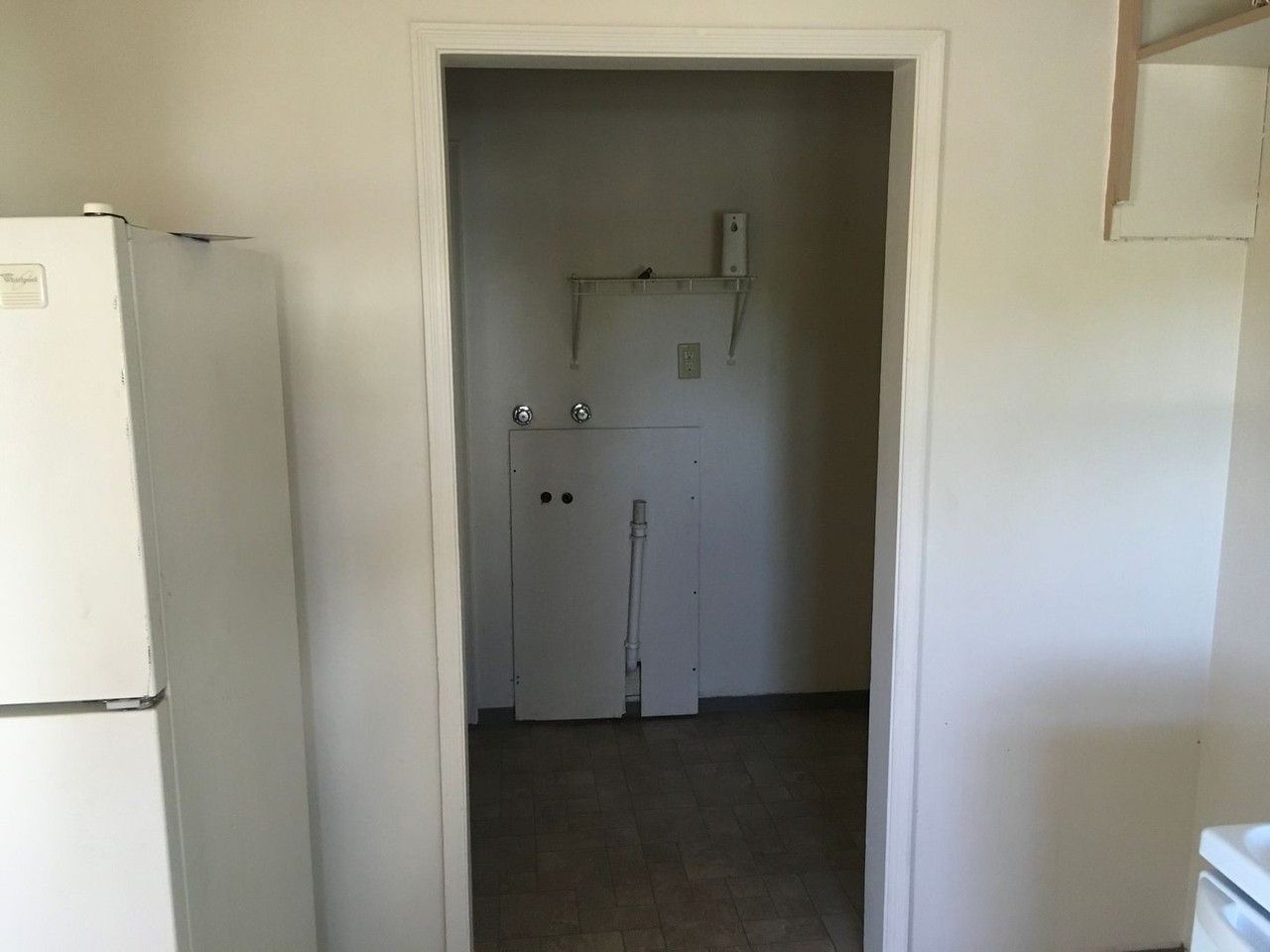 3034 Sacramento St - Photo 7 of 8