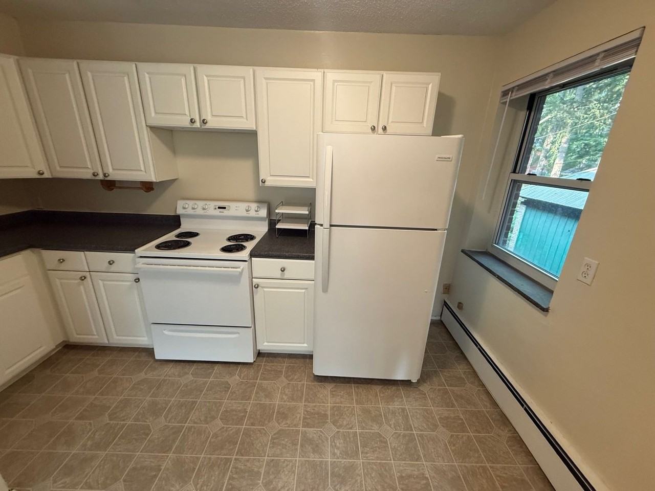 415 S Atherton St #9 - Photo 3 of 9