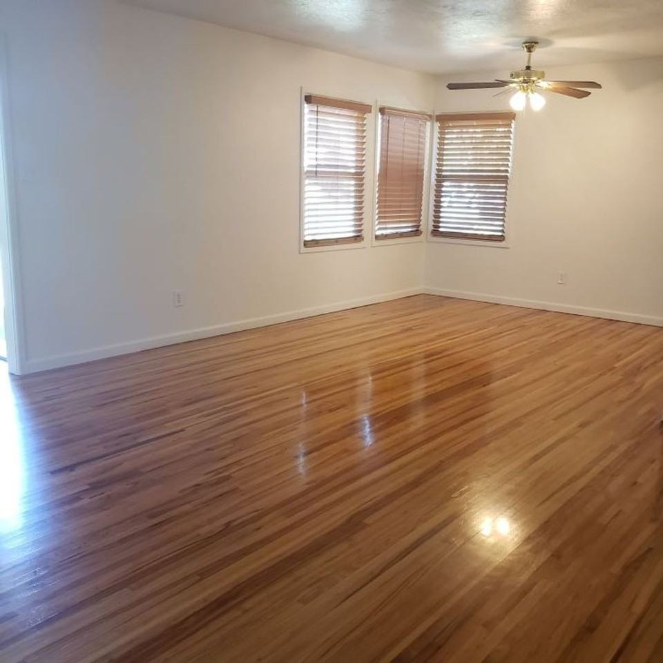 2631 17th St - Photo 3 of 12