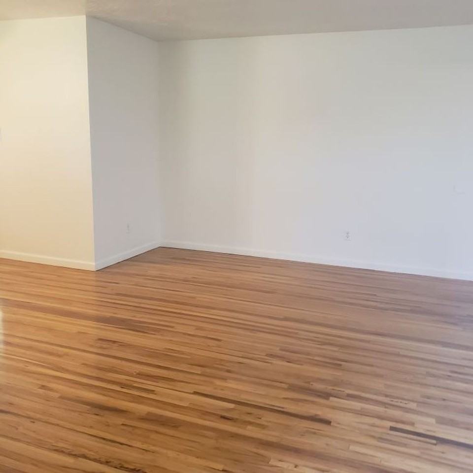 2631 17th St - Photo 4 of 12