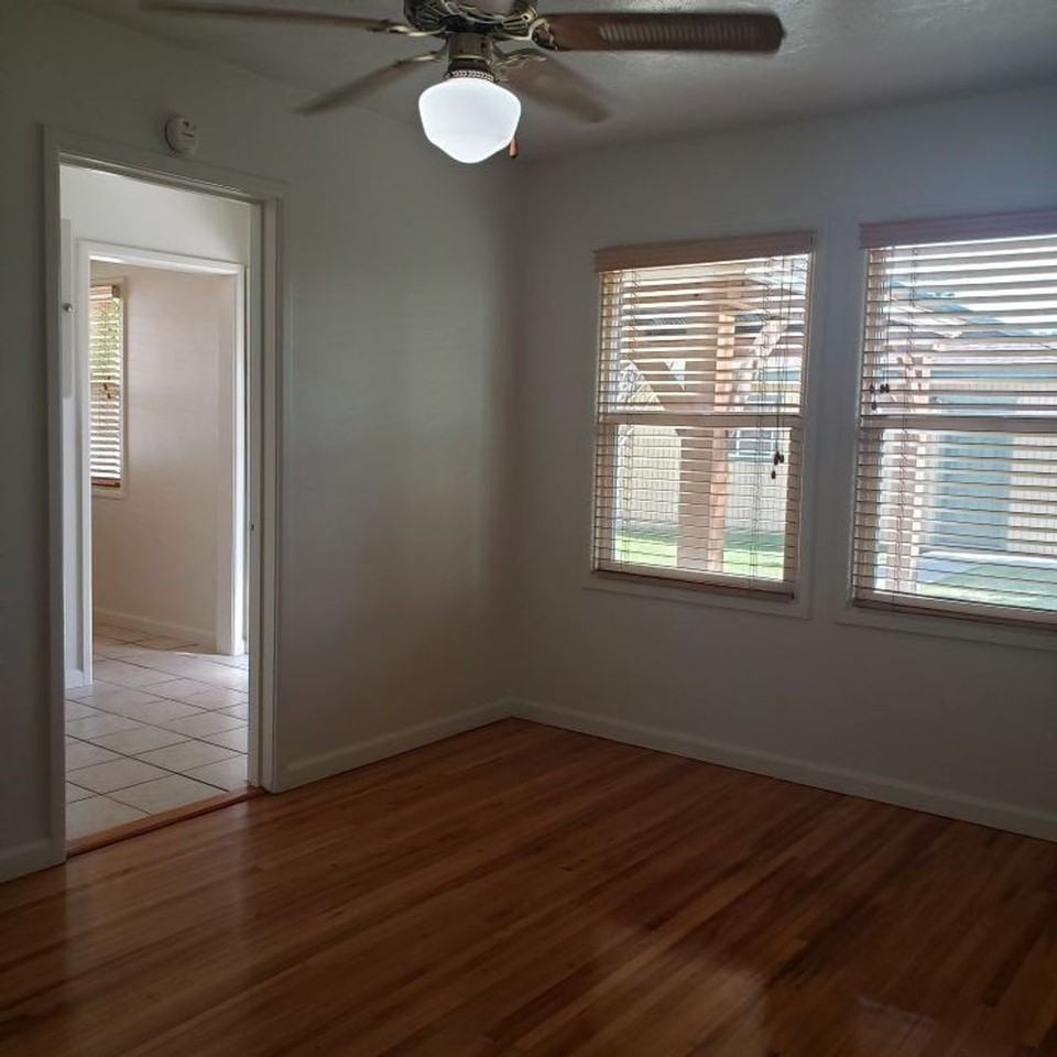2631 17th St - Photo 7 of 12