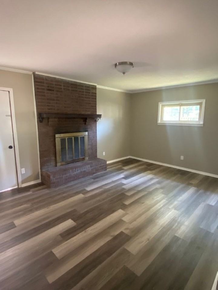 2500 Hillcrest Cir - Photo 2 of 13