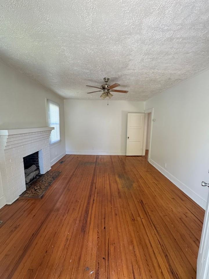 604 Hillcrest Dr - Photo 2 of 20