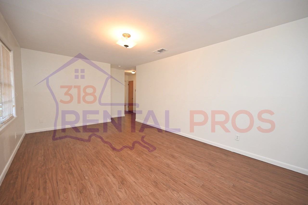 1504 Roosevelt Dr - Photo 4 of 25