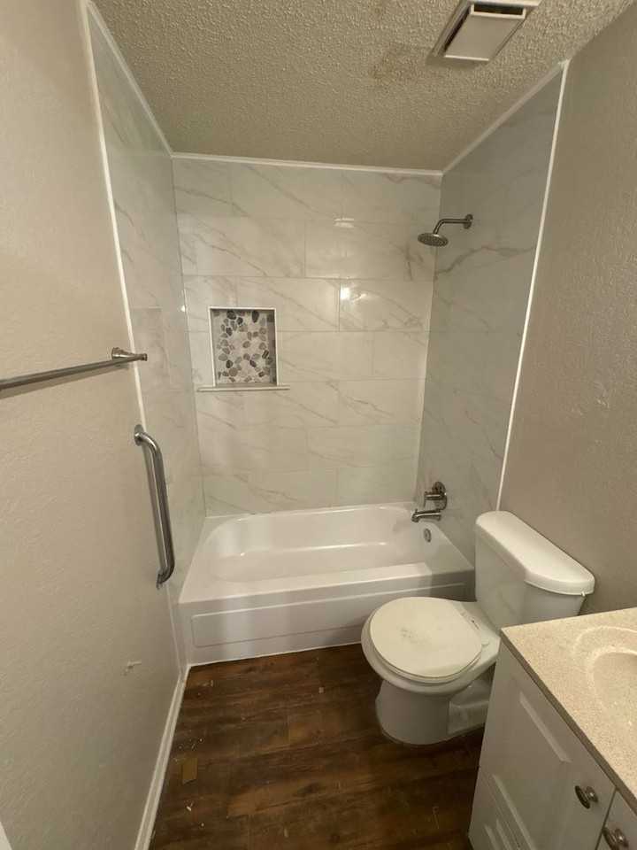 1043 Meadow Run Dr - Photo 5 of 7