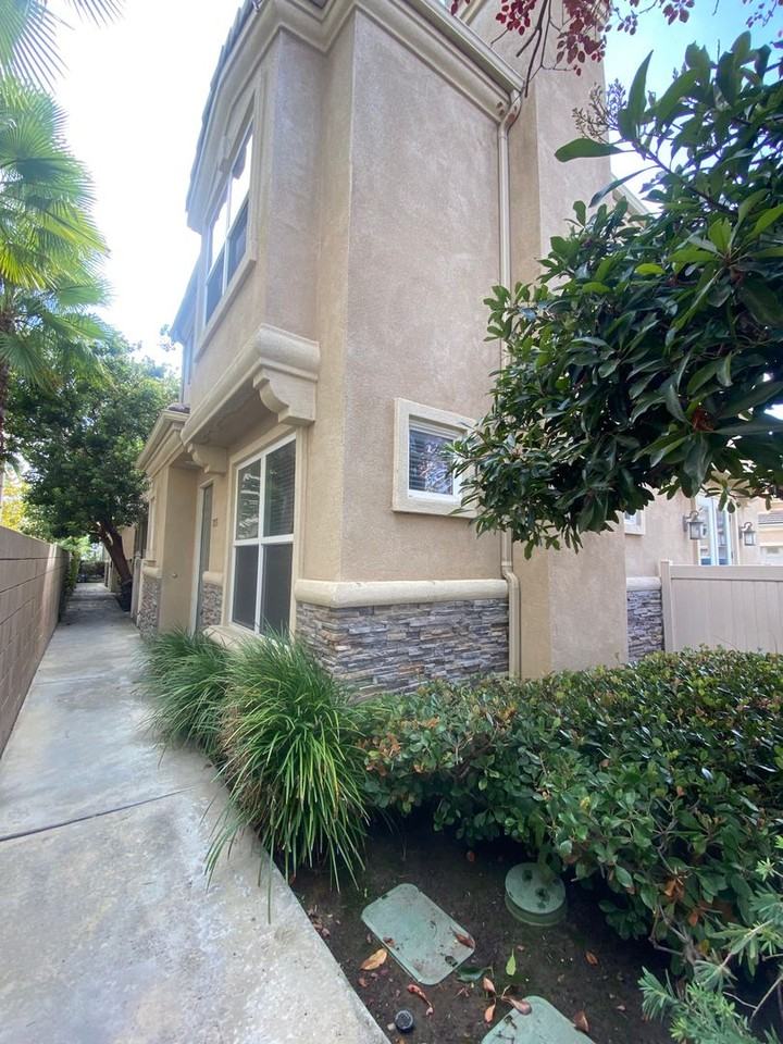 7255 Lisamarie Ct - Photo 3 of 36