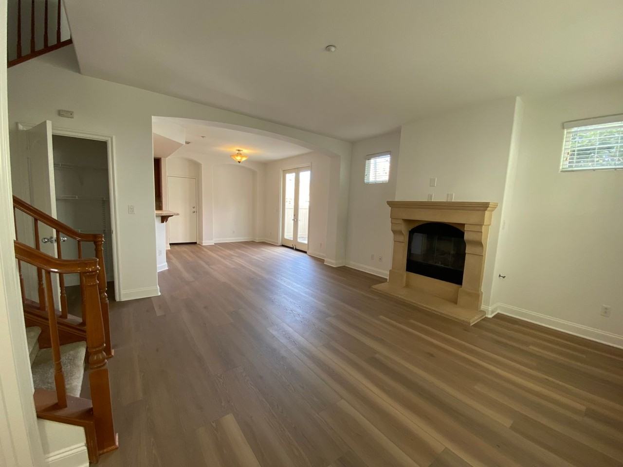 7255 Lisamarie Ct - Photo 5 of 36