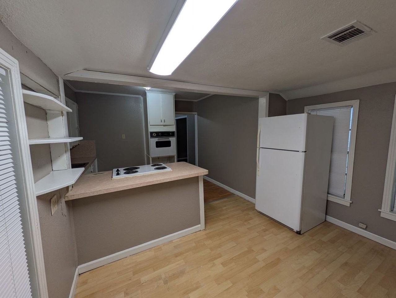 3100 30th St - Photo 3 of 11