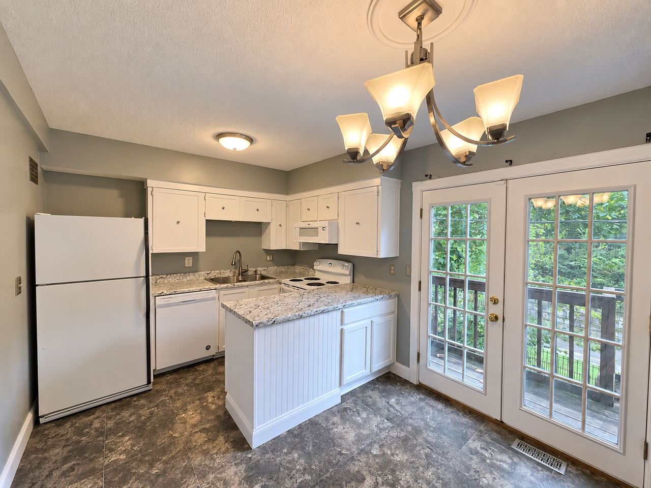 10021 W 52nd St - Photo 4 of 16