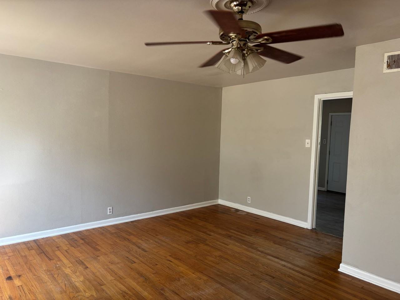 1705 W Birge St - Photo 2 of 7