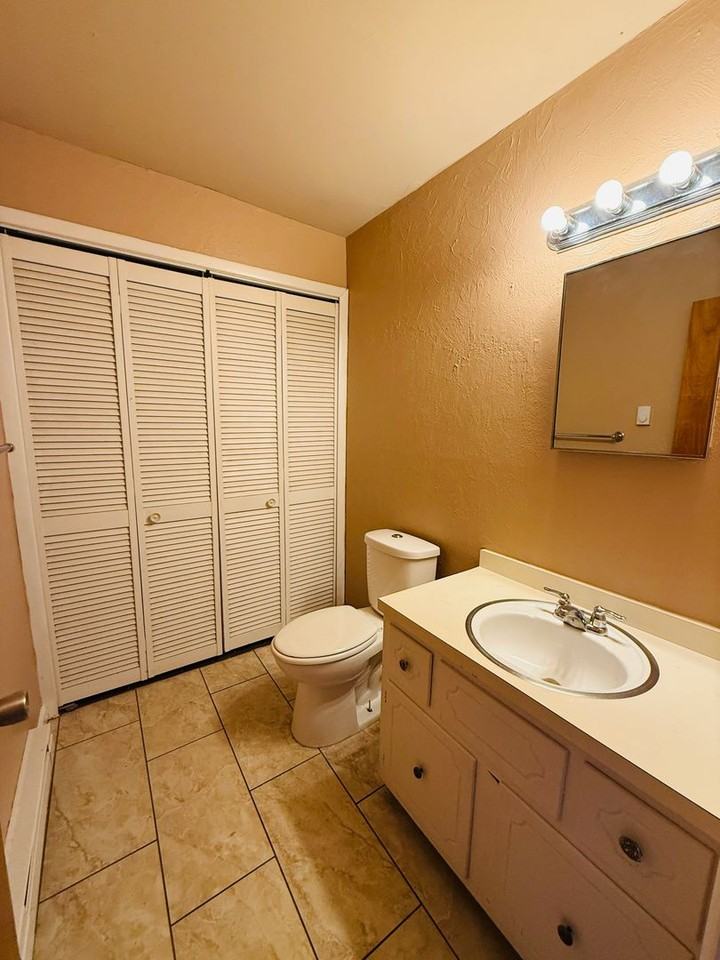 7318 Hazelcrest Dr - Photo 5 of 22