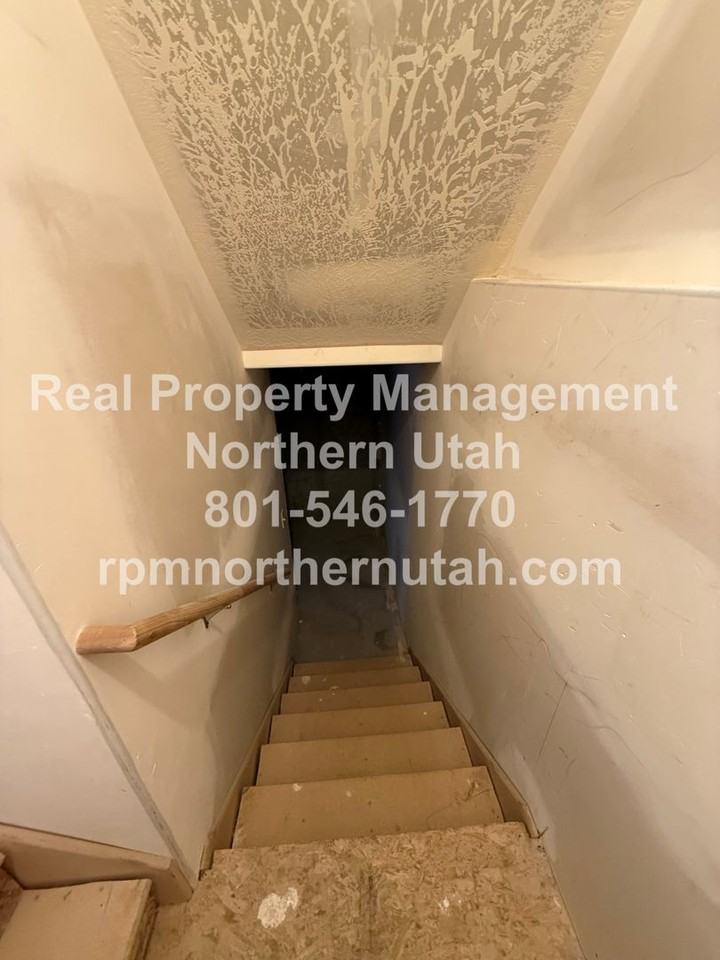 2726 W 2025 N - Photo 7 of 32