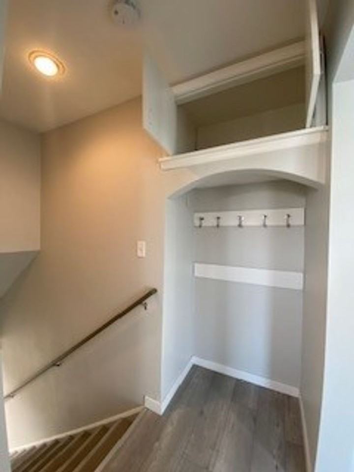 721 S Main St - Photo 6 of 47
