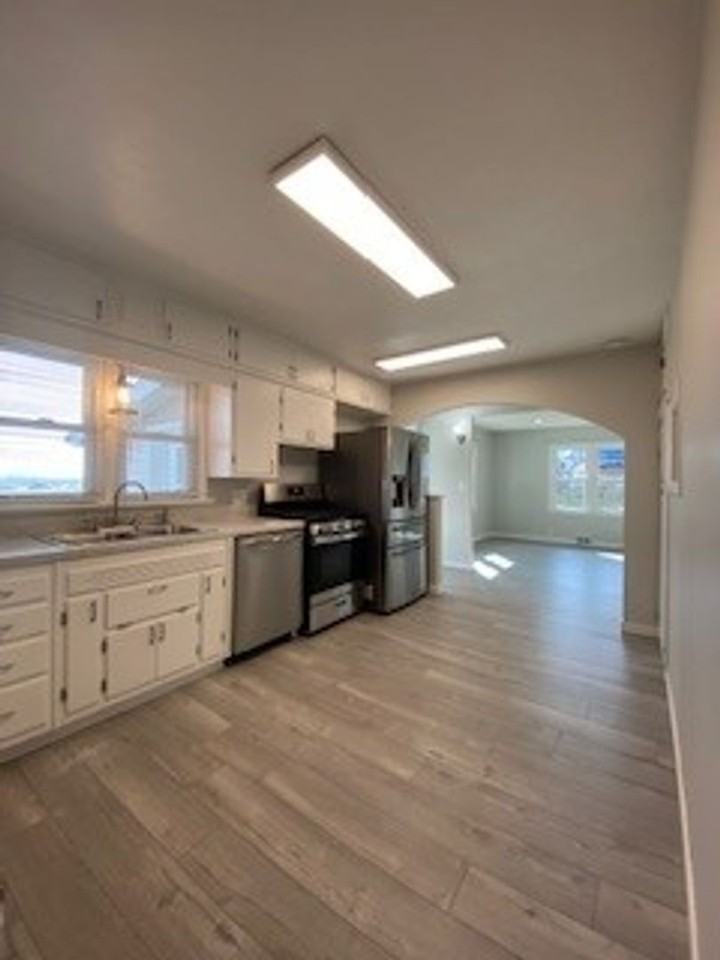 721 S Main St - Photo 7 of 47