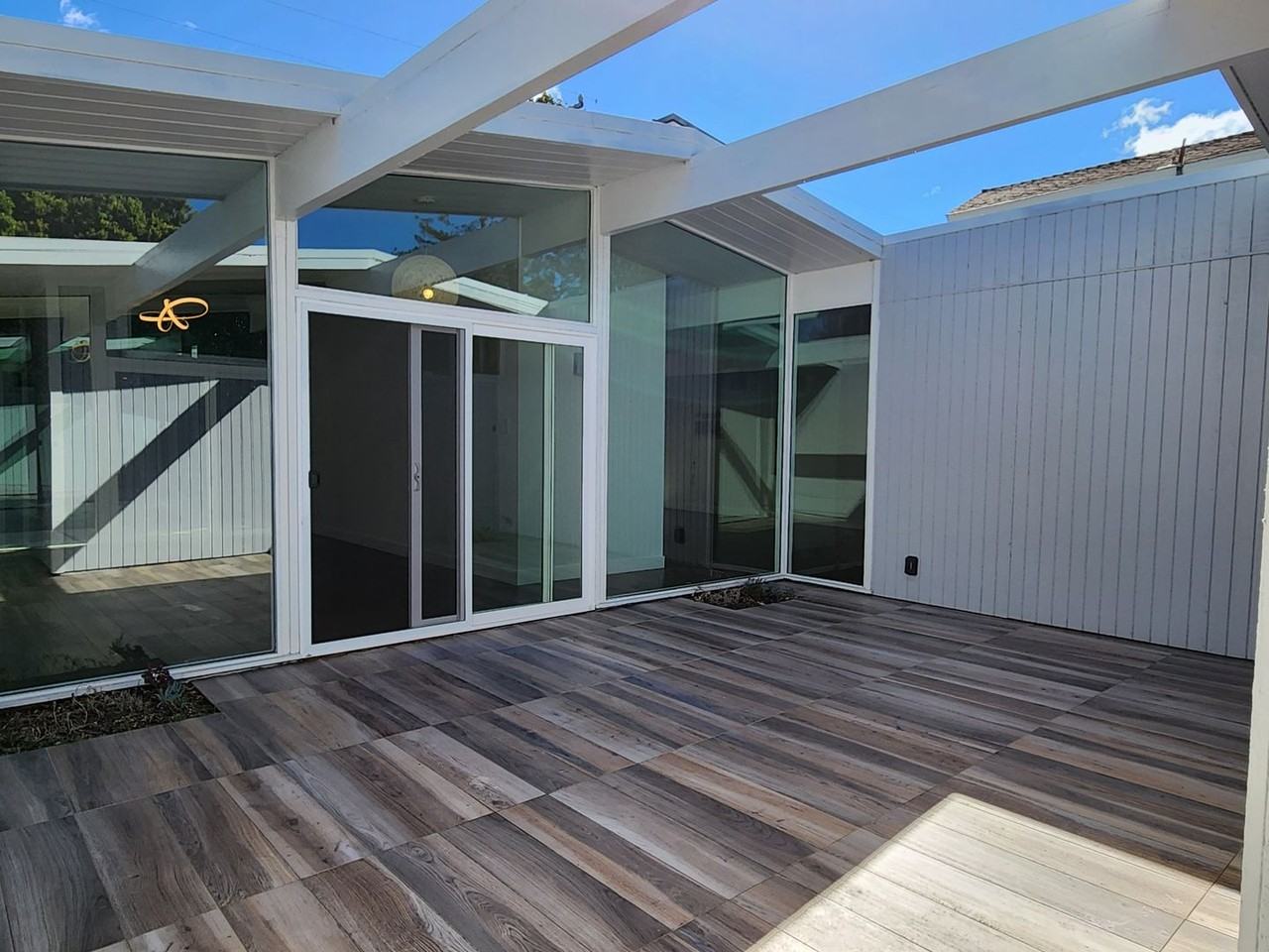 1624 Edmonton Ave - Photo 2 of 20