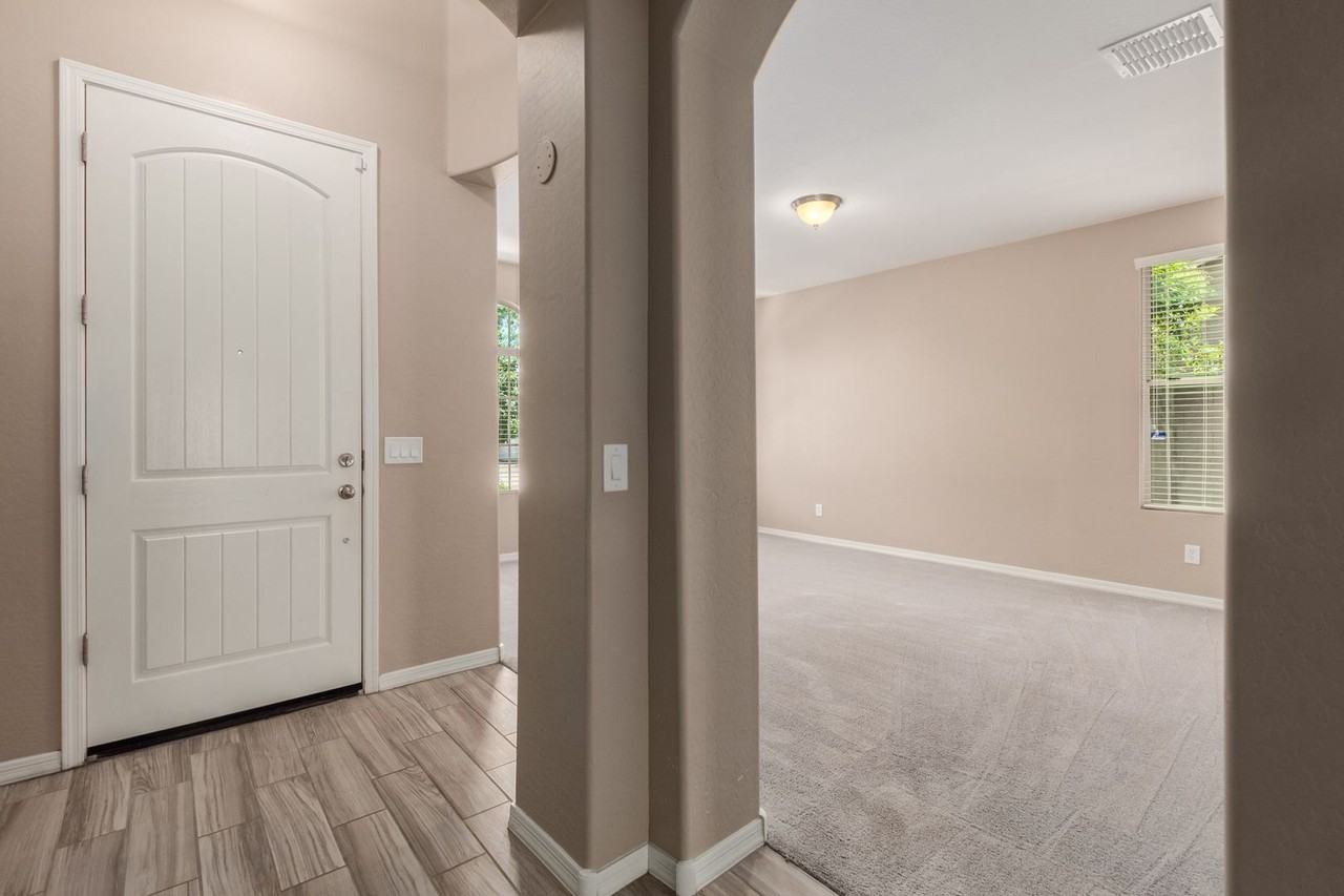 10158 E Theorem Dr - Photo 4 of 50