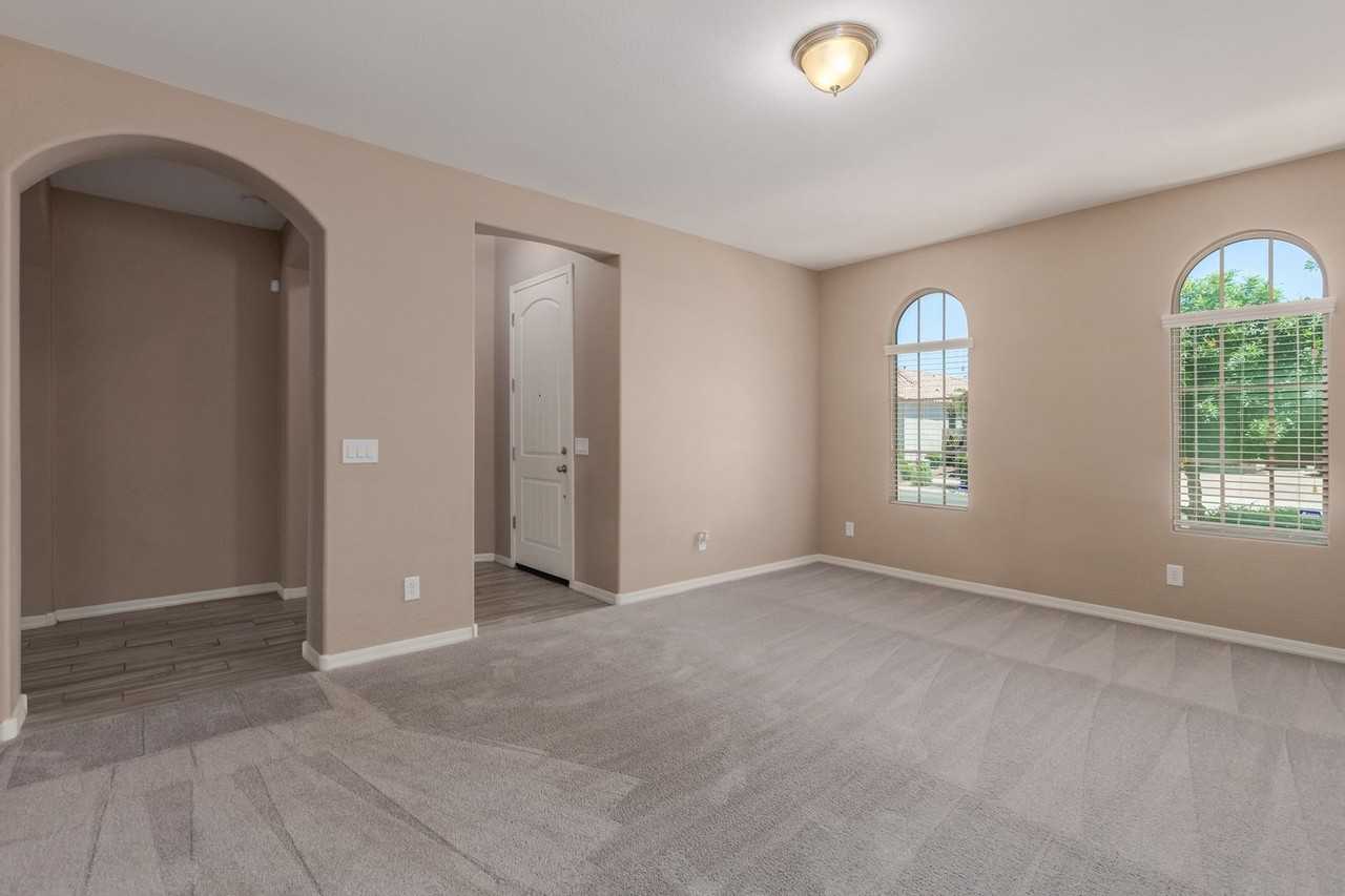 10158 E Theorem Dr - Photo 5 of 50