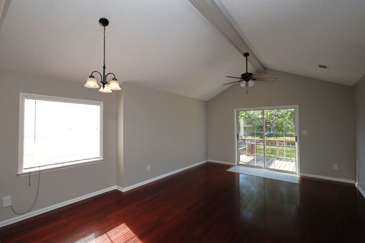 2747 Tyndall Dr - Photo 6 of 18