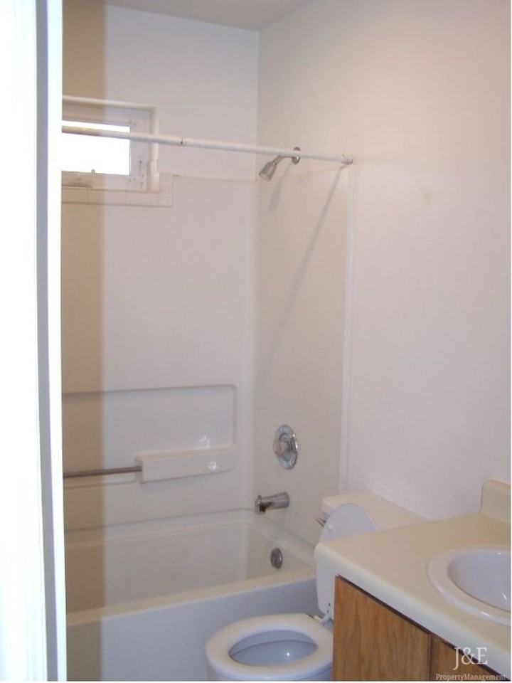 1123 W 425 S - Photo 6 of 8