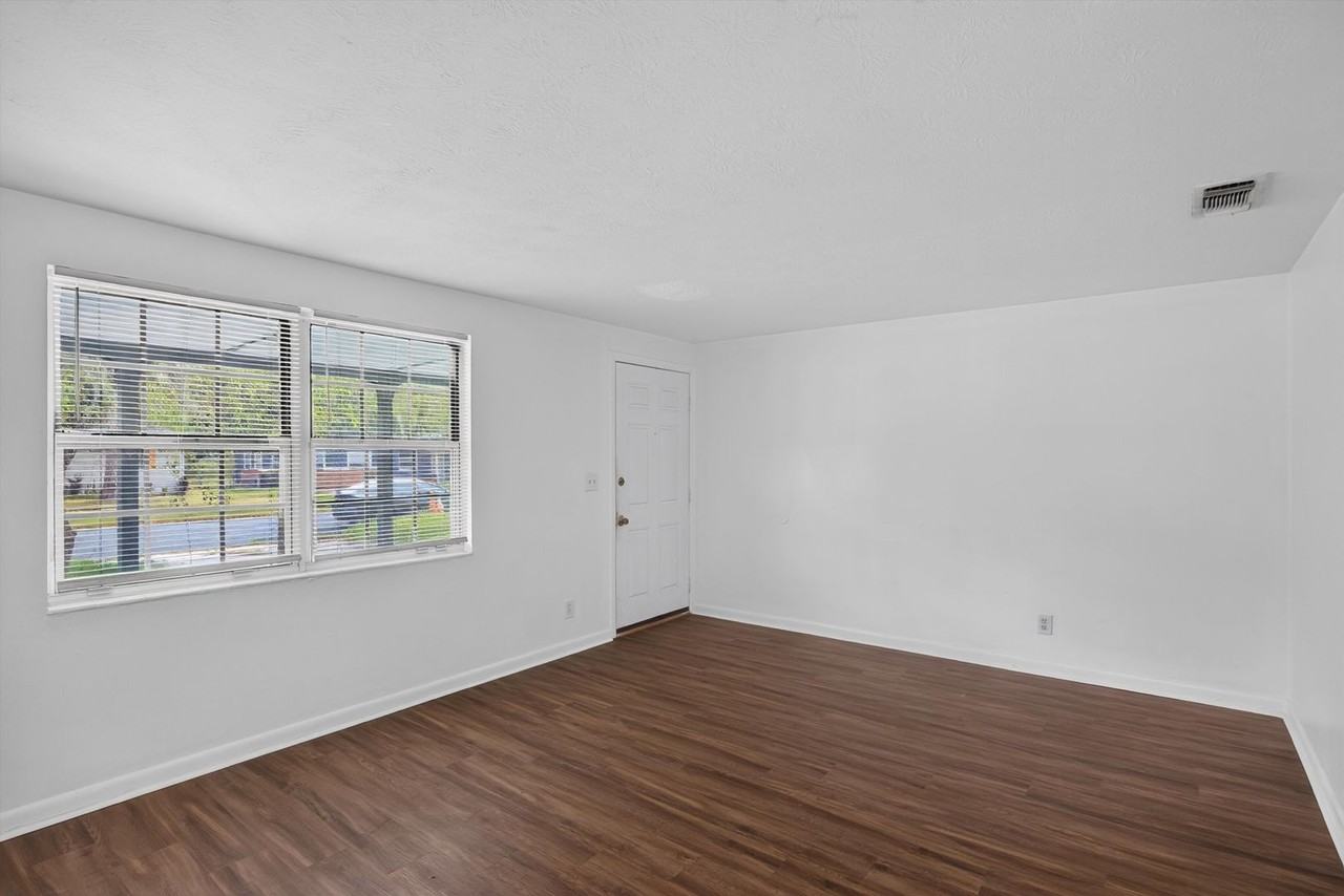 5812 Tampico Rd - Photo 6 of 26