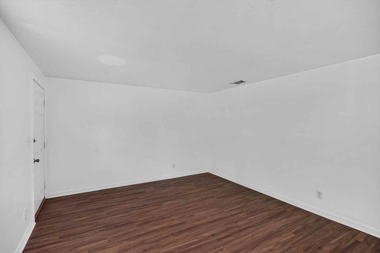5812 Tampico Rd - Photo 7 of 26
