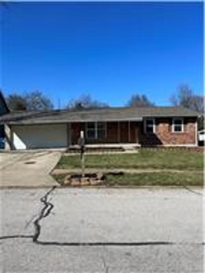 691 Walnut Point Ct - Photo 3 of 14
