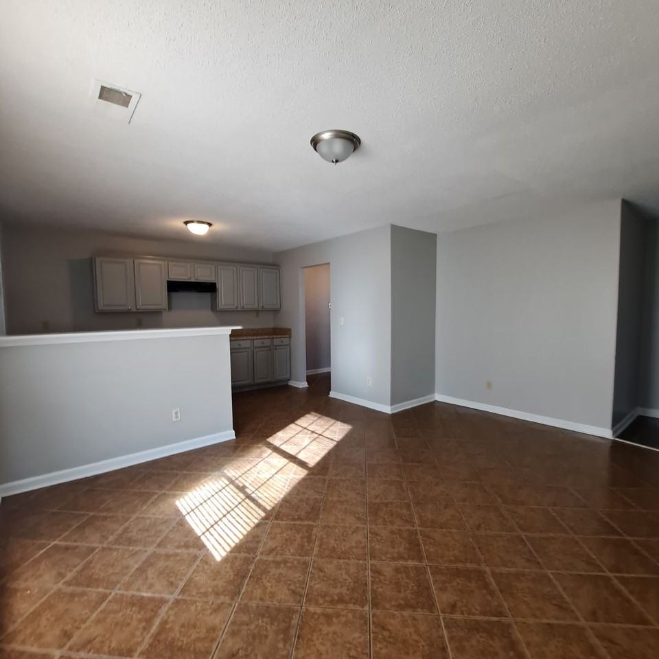 5223 Roseside Cv - Photo 2 of 15