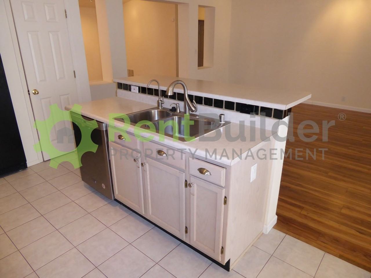 8421 Julian Robles St Ne - Photo 2 of 30