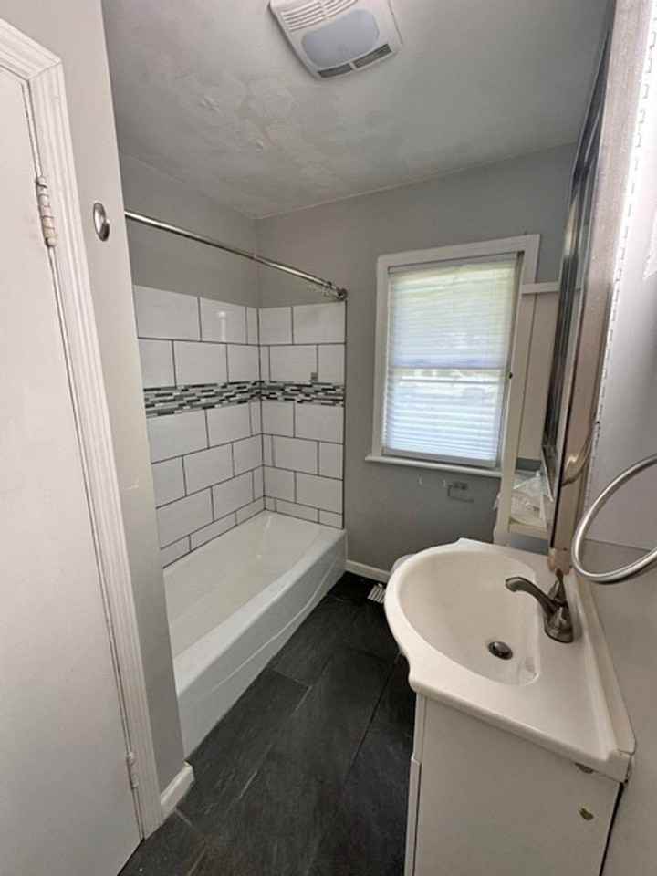 604 Cardinal Ln - Photo 7 of 8