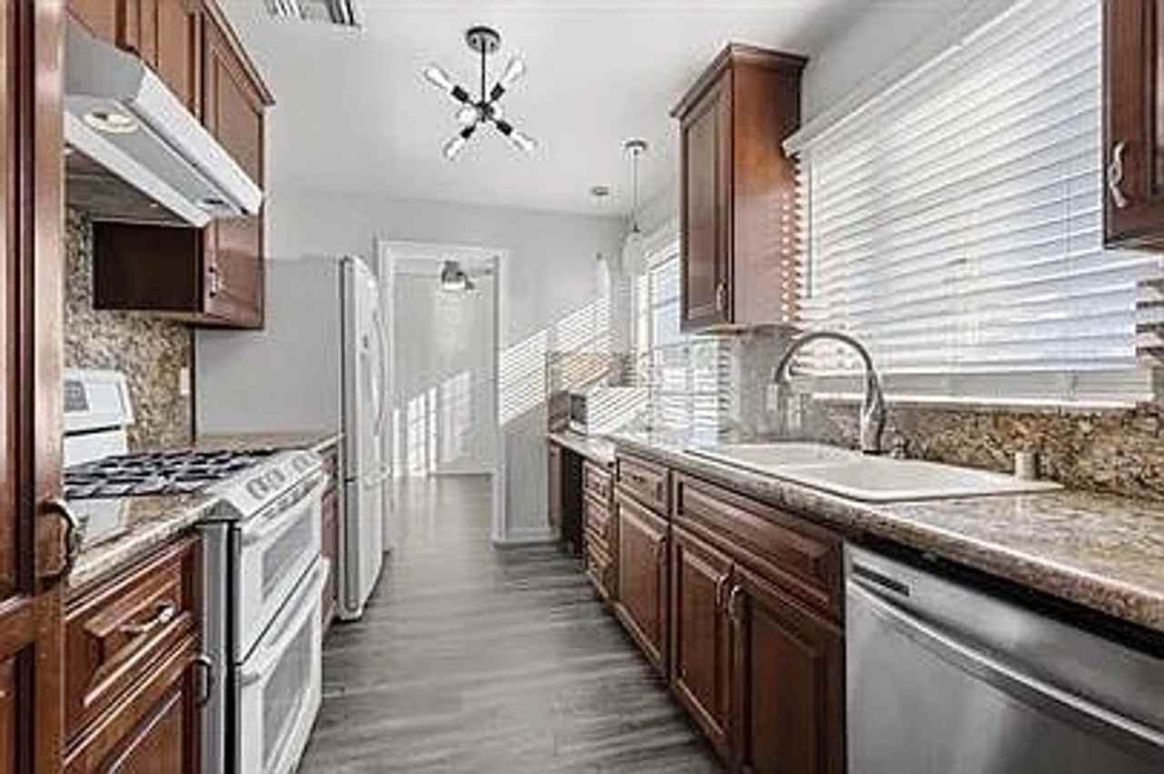 5168 Tipton St - Photo 2 of 27