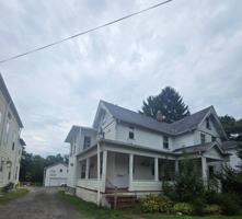 featured image of 307 S Eagle St