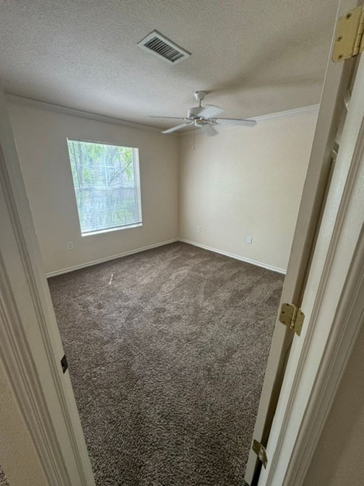 3901 Sonoma Springs Ave #1012 - Photo 4 of 9