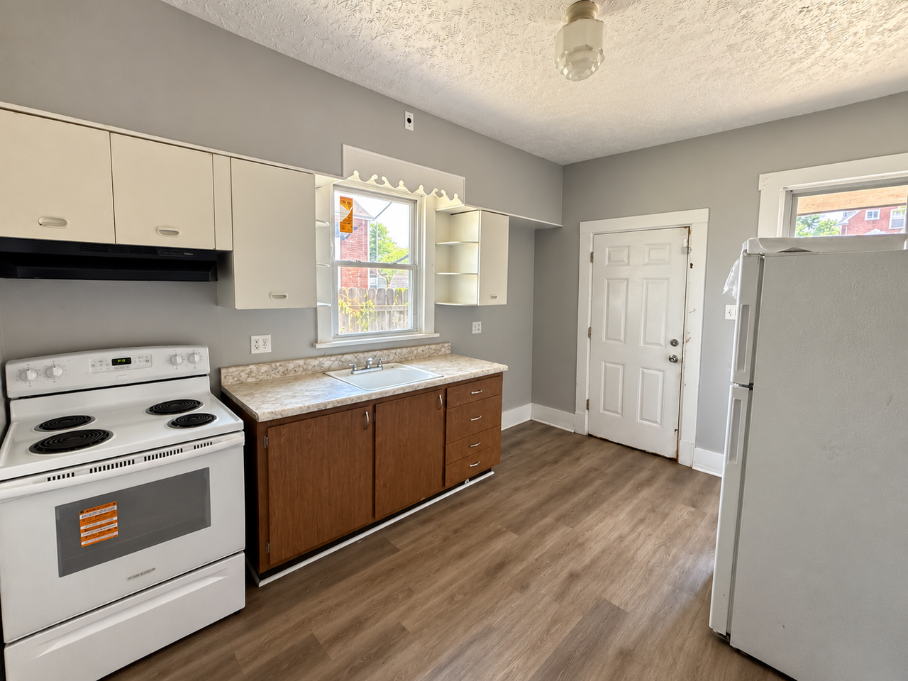 426 Mitchell Ave - Photo 6 of 11