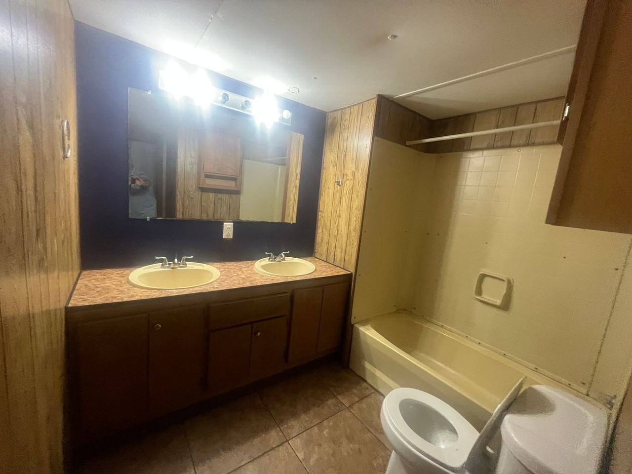 1701 Leonard Dr - Photo 6 of 13