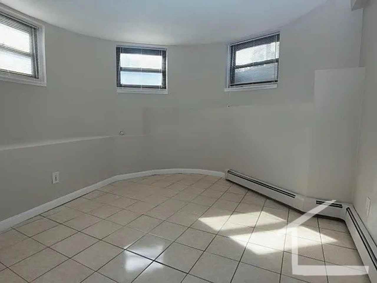 1476 Commonwealth Ave - Photo 2 of 8