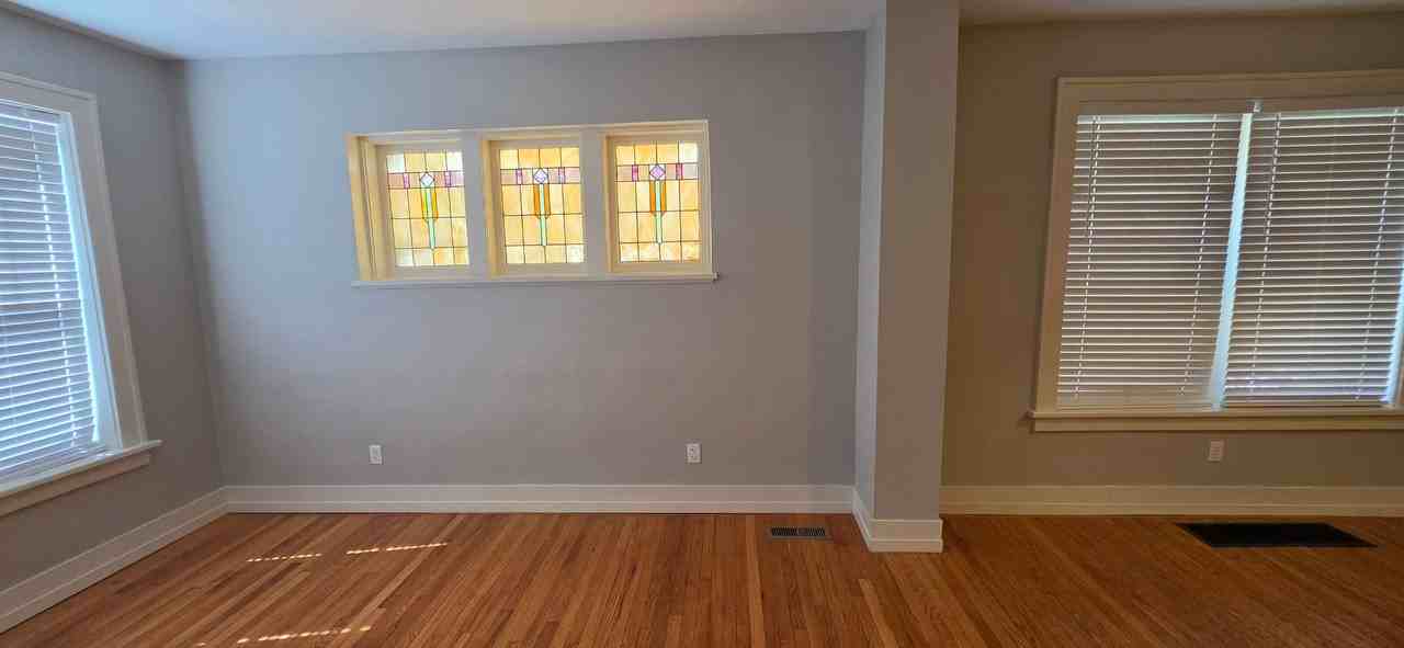 4933 Devonshire Ave - Photo 2 of 37