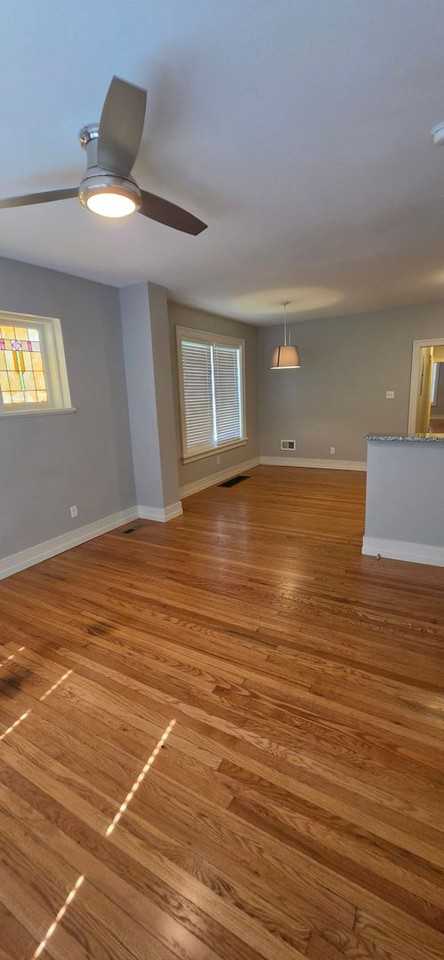 4933 Devonshire Ave - Photo 5 of 37