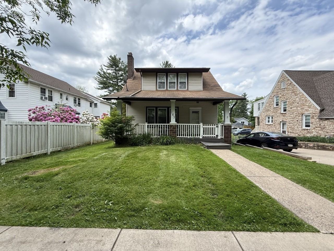 143 W Park Ave - Photo 2 of 6
