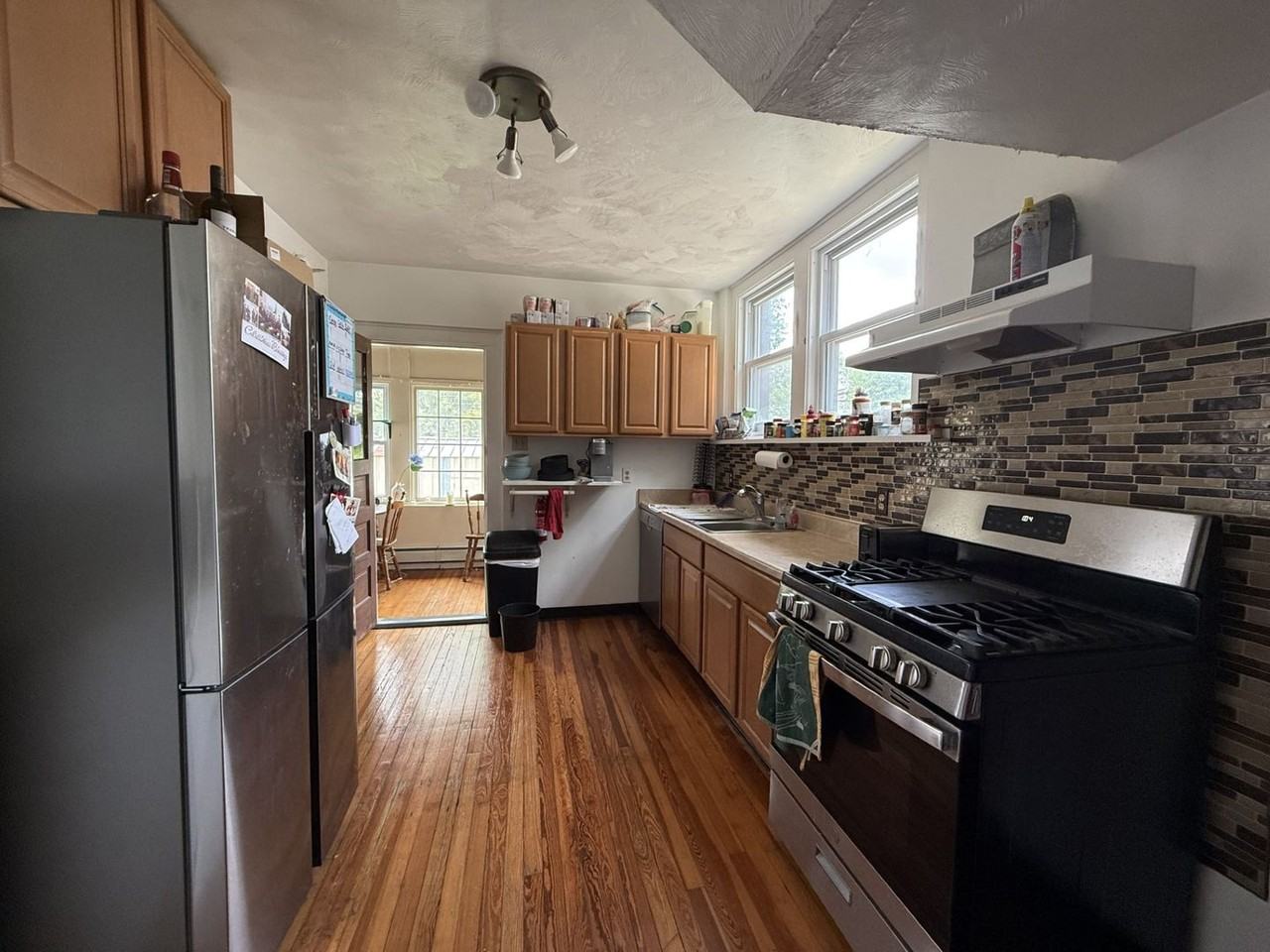 143 W Park Ave - Photo 3 of 6