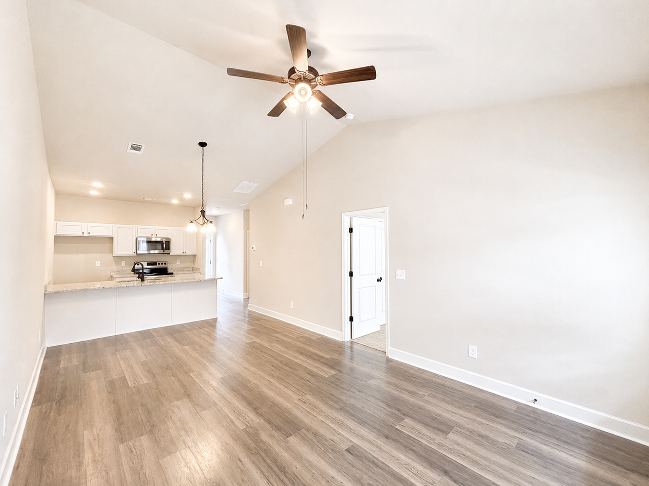 701 Pondview Ct - Photo 2 of 12
