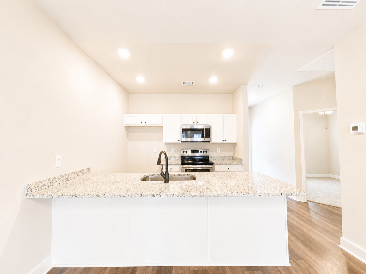 701 Pondview Ct - Photo 3 of 12