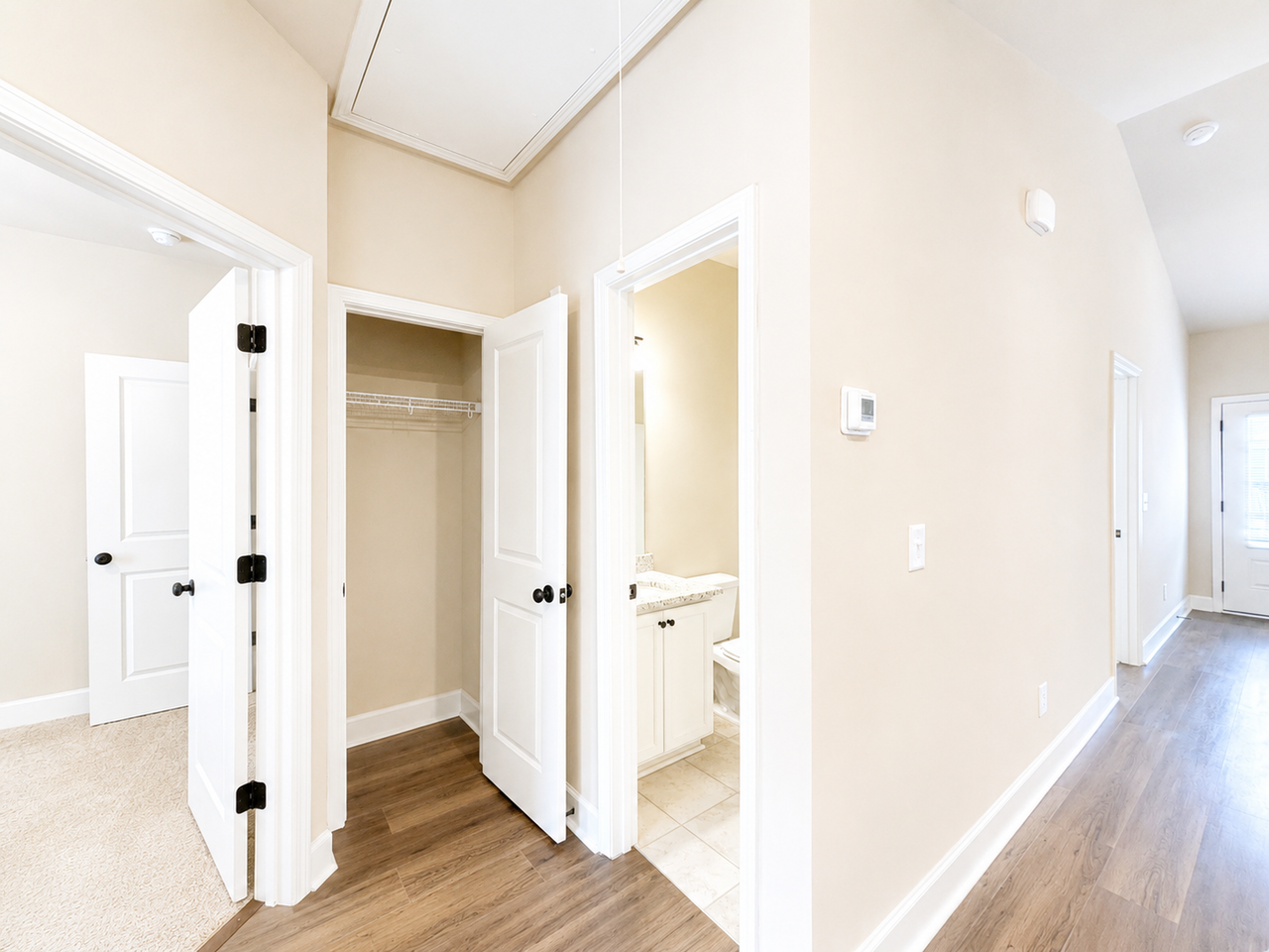 701 Pondview Ct - Photo 5 of 12