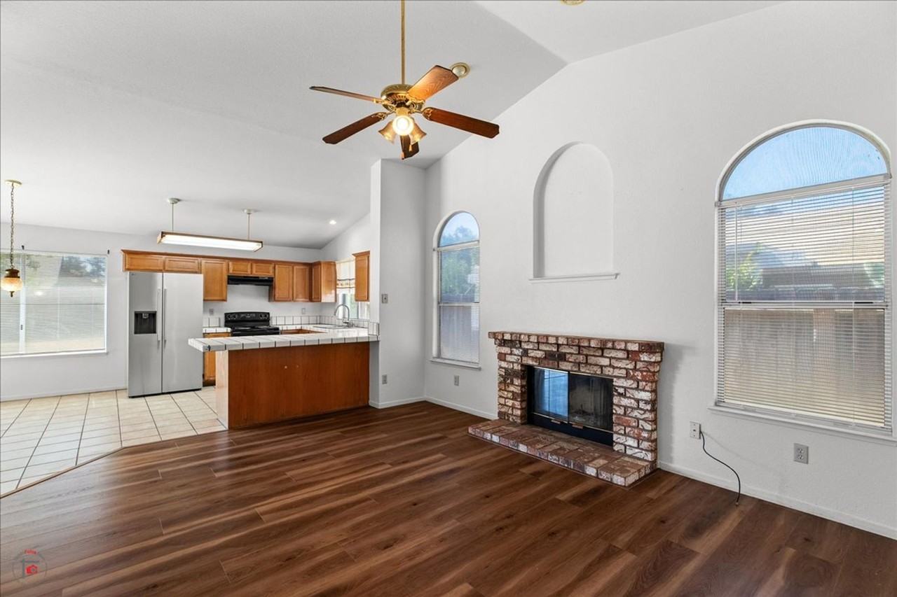 12090 Washington Rd - Photo 3 of 10